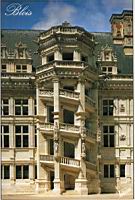 Blois, Chateau, Aile Francois Ier , Cour d'honneur du chateau et escalier Francois Ier